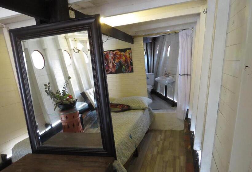 Bed and Breakfast Balneario Hostal El Pacha
