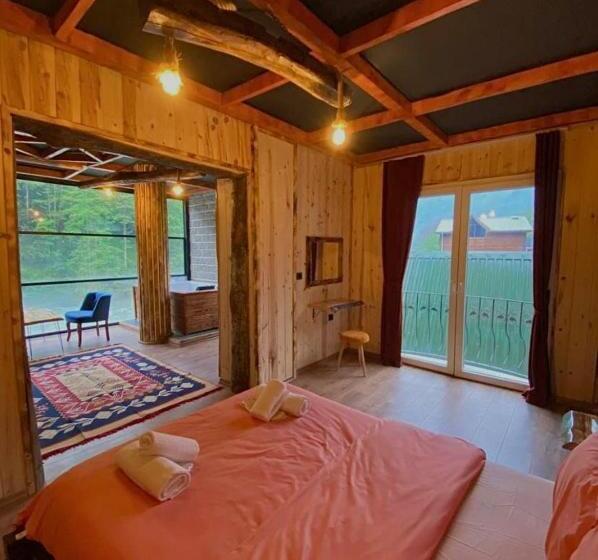 ベッドアンドブレックファースト Storm Suit