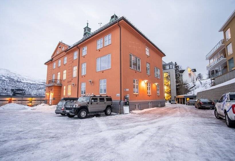 Enter St Elisabeth Suites & Spa