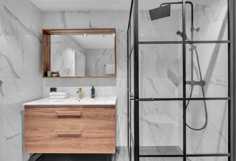 Enter St Elisabeth Suites & Spa