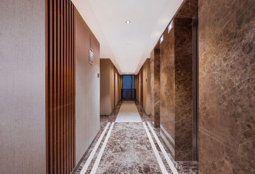 Lemon Tree Hotel, Kalina, Mumbai