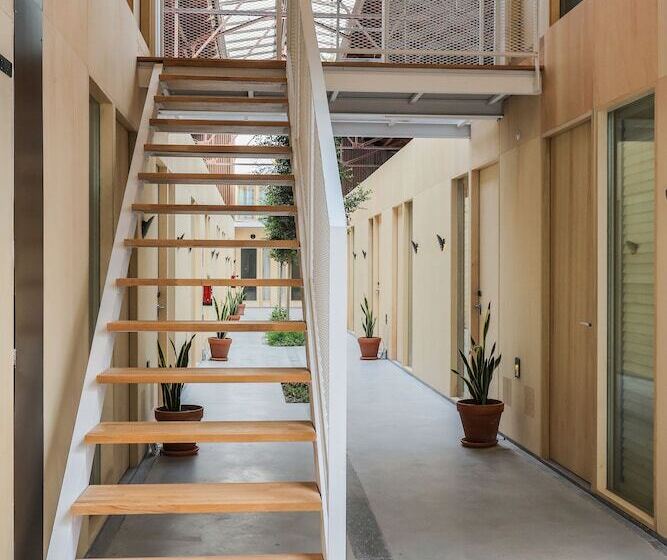 فندق Mythic Valencia