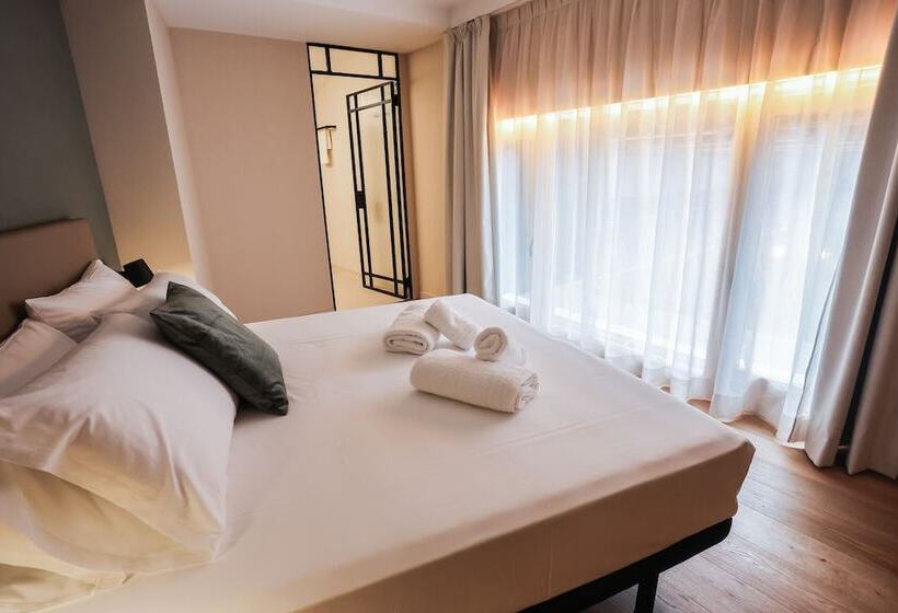 فندق Mythic Valencia