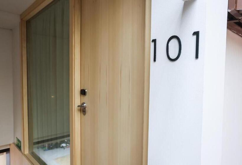 فندق Mythic Valencia