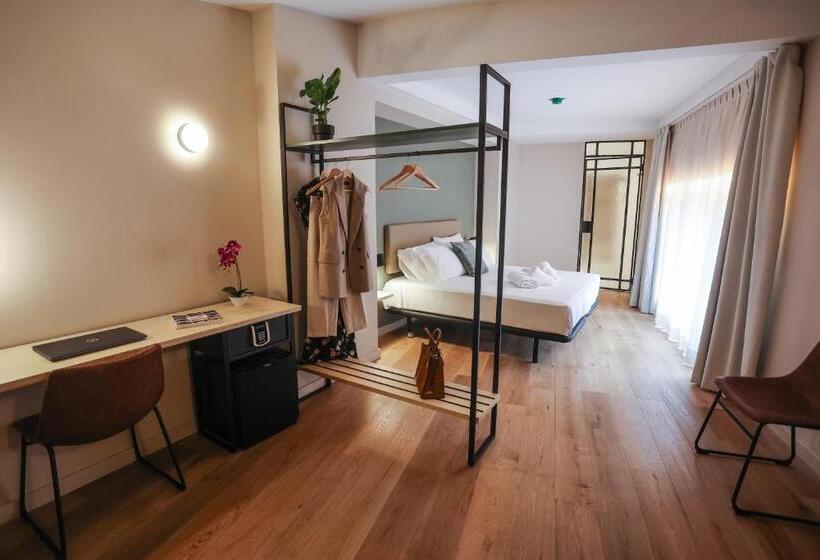 فندق Mythic Valencia