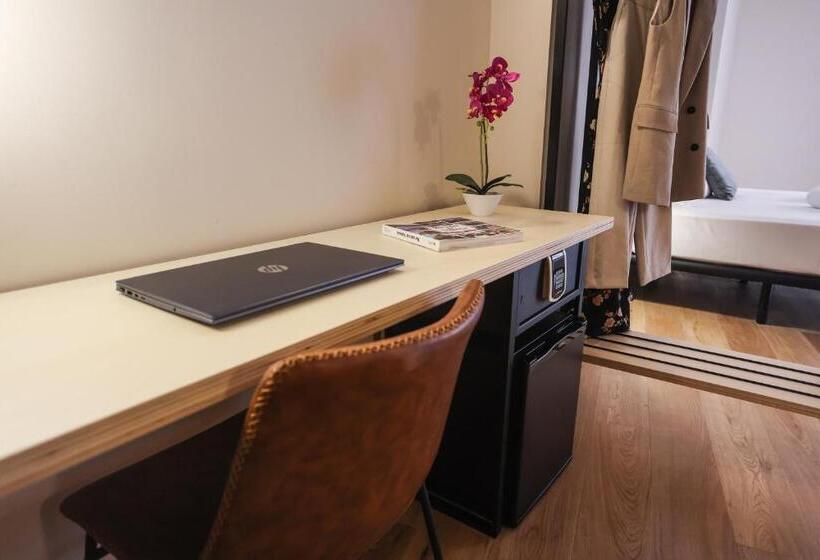 فندق Mythic Valencia