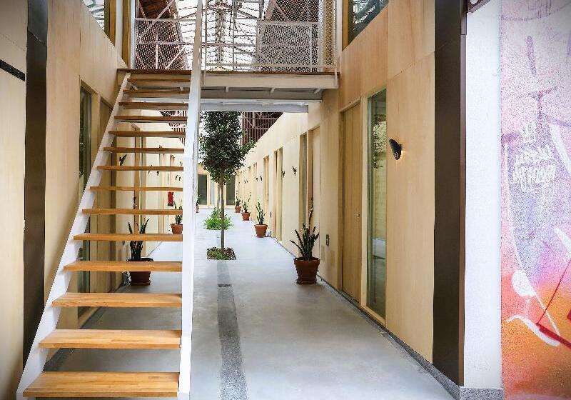 فندق Mythic Valencia