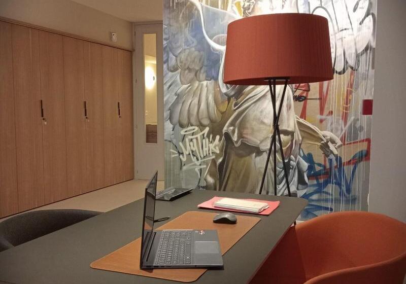 فندق Mythic Valencia