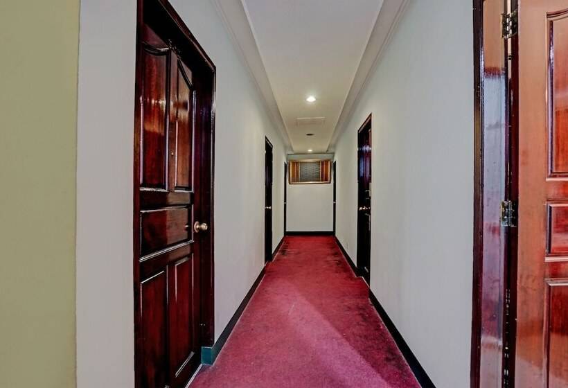 Отель Oyo 91805 Wisma Bari