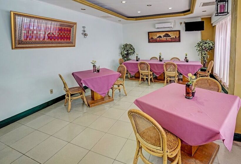 Отель Oyo 91805 Wisma Bari