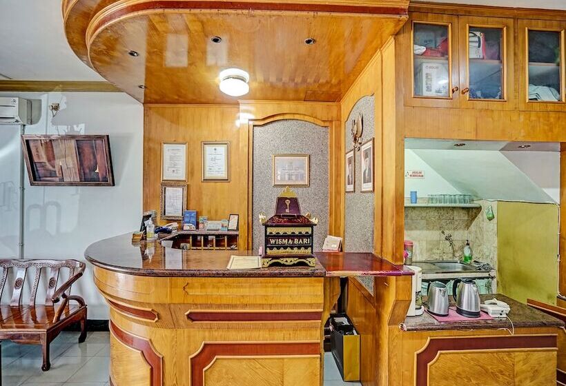 Отель Oyo 91805 Wisma Bari