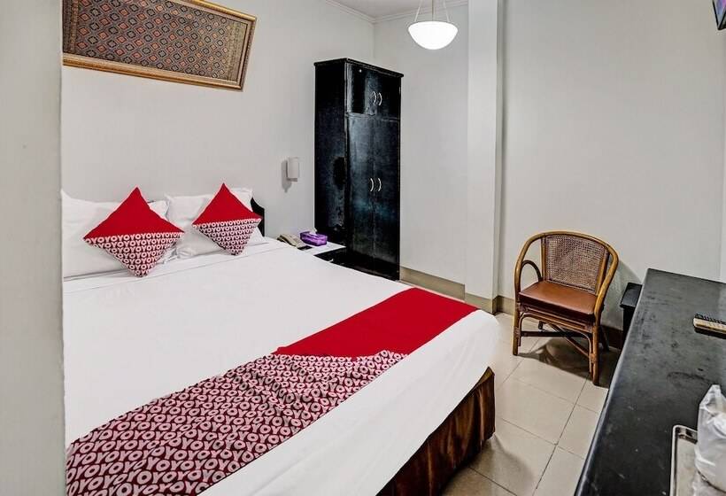 Отель Oyo 91805 Wisma Bari