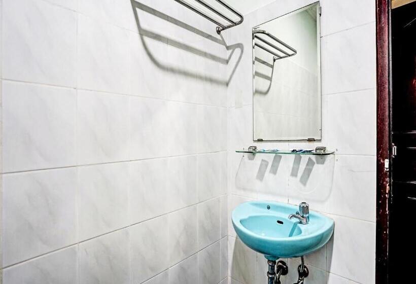 Отель Oyo 91805 Wisma Bari