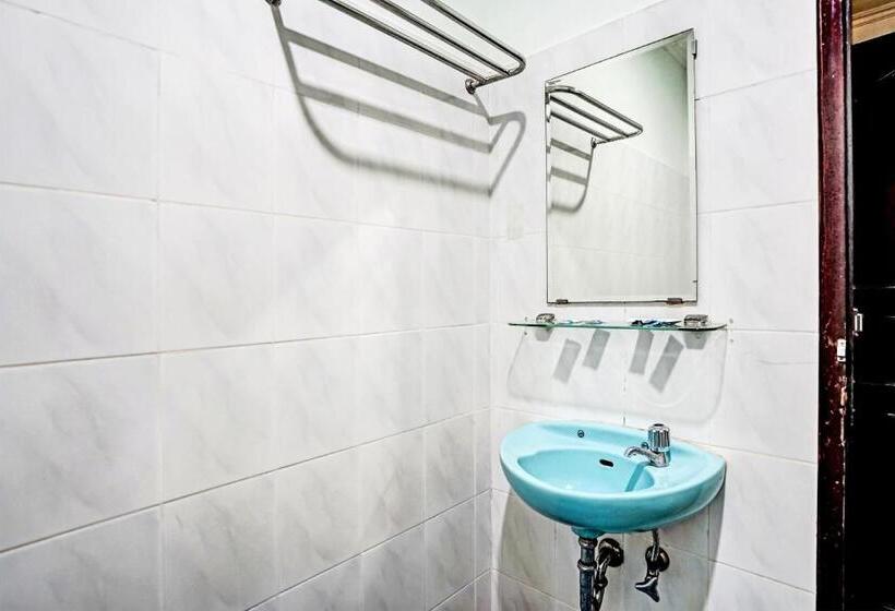 هتل Oyo 91805  Wisma Bari