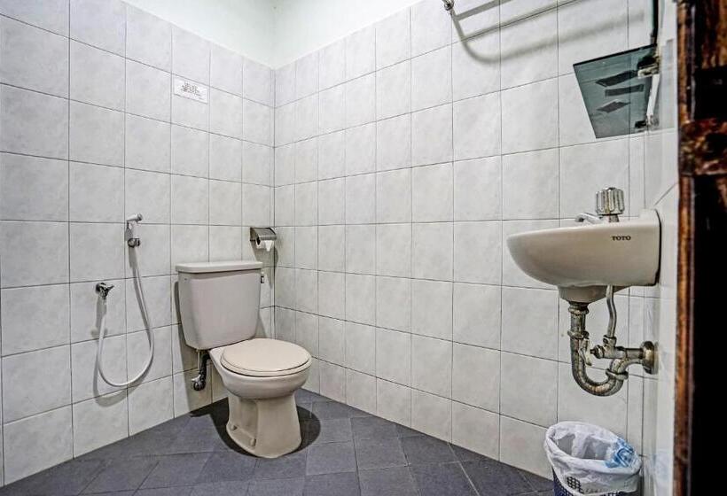 Отель Oyo 91805 Wisma Bari