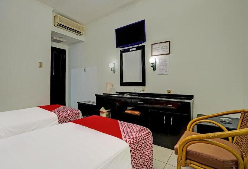Отель Oyo 91805 Wisma Bari