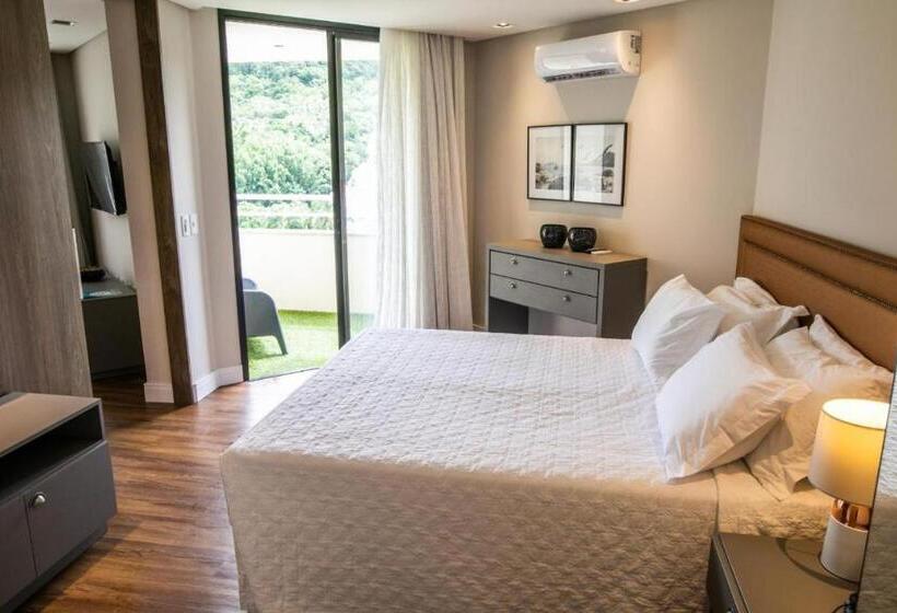 هتل Praia Brava  Studios