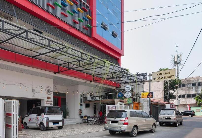 Urbanview Hotel Kota Tua Jakarta