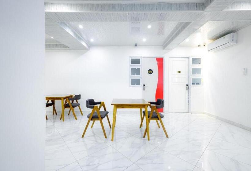 Urbanview Hotel Kota Tua Jakarta