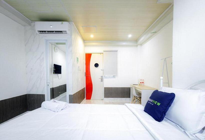 Urbanview Hotel Kota Tua Jakarta