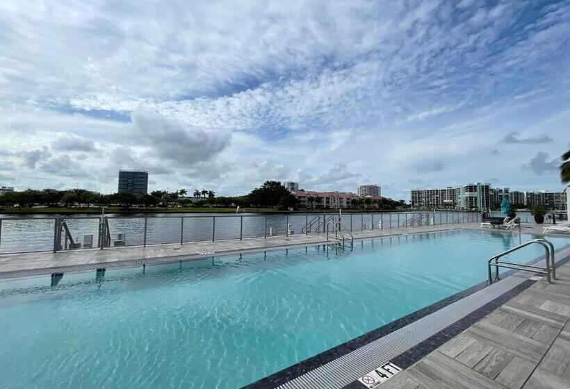 Hyde Beach House By Cielo Stays