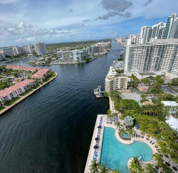 Hyde Beach House By Cielo Stays