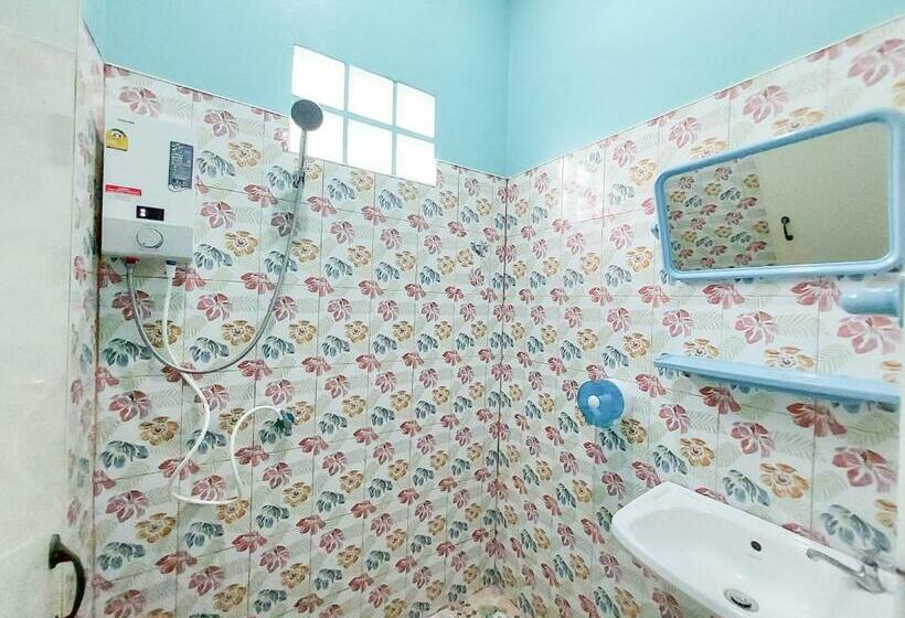 Khao Sok Backpacker Hostel