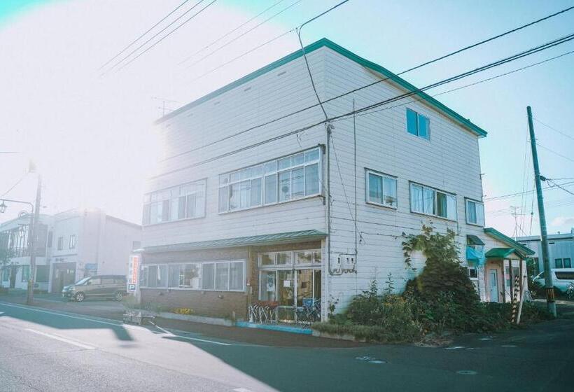 ペンション ゲストハウス＆カフェバー　エストアール