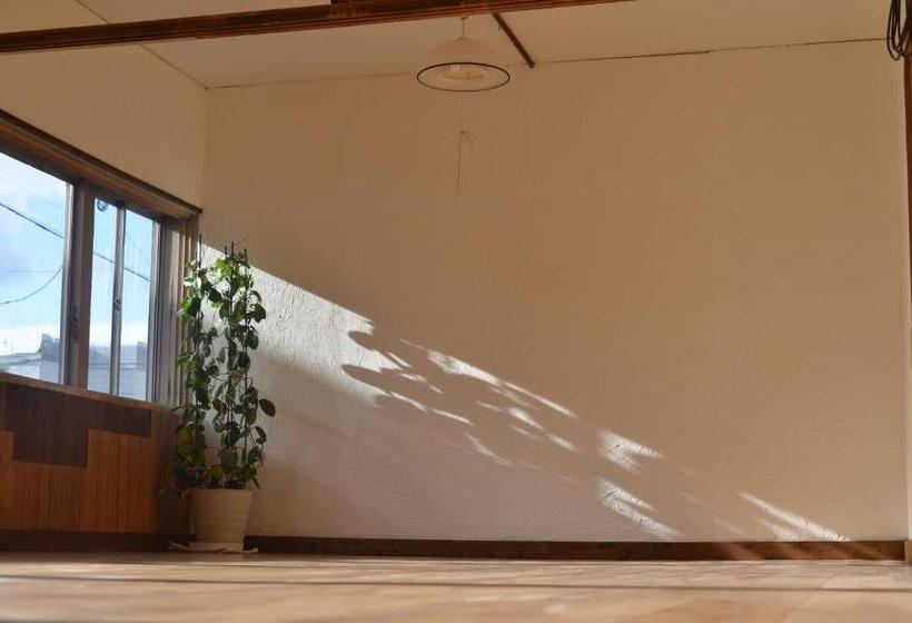 ペンション ゲストハウス＆カフェバー　エストアール