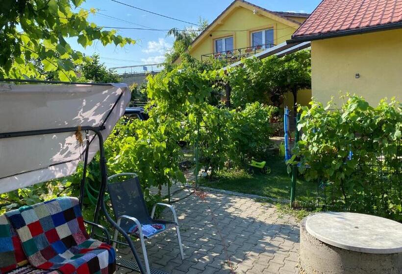 膳宿费 Penzión U Aďky