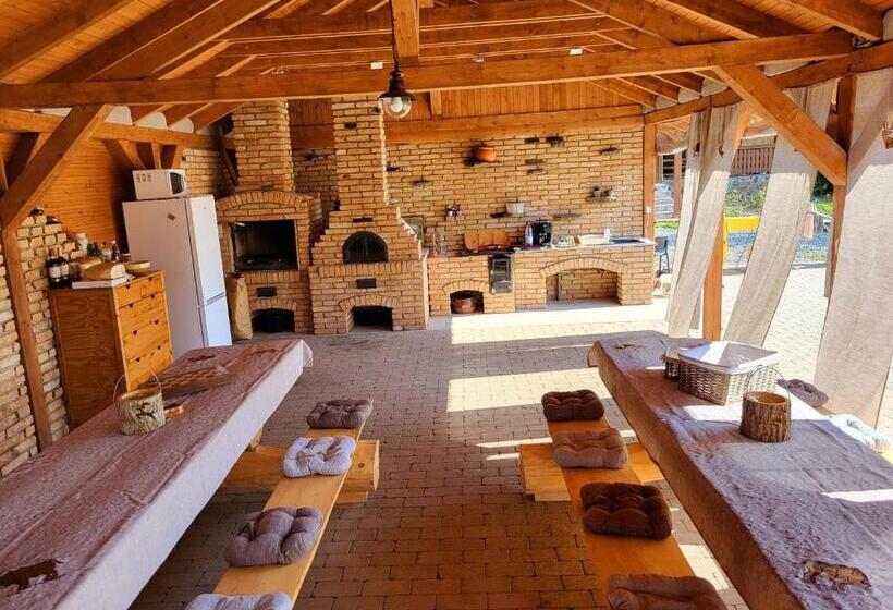 אתר נופש Harghita Log Houses