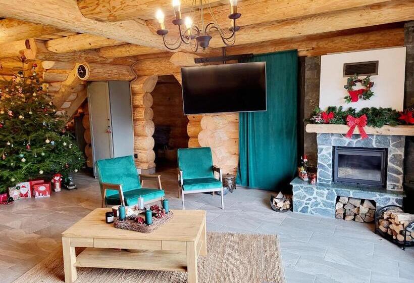 אתר נופש Harghita Log Houses