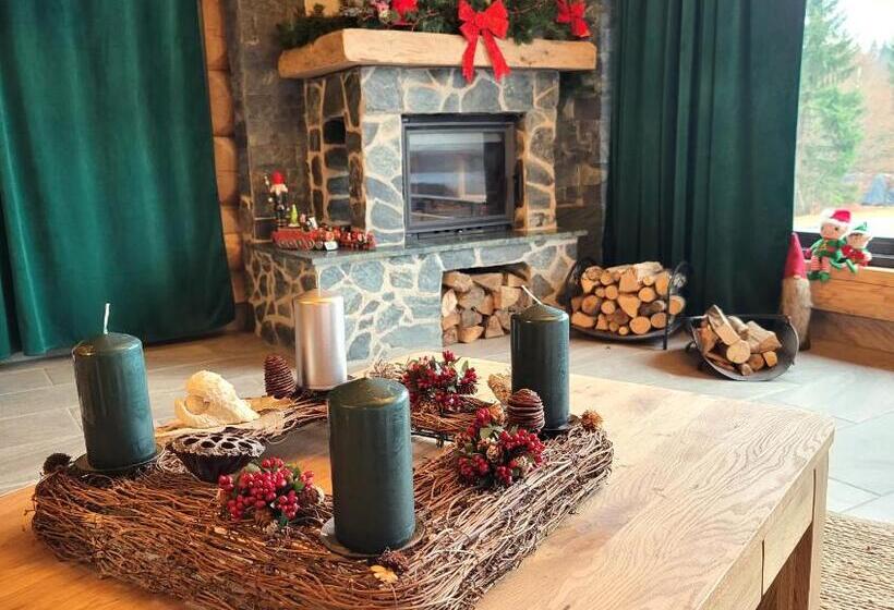 אתר נופש Harghita Log Houses