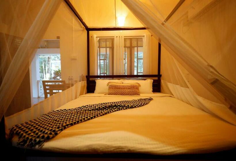 אתר נופש Temple Garden Seaside Cottages