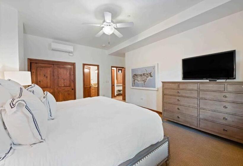 St James Place By East West Hospitality