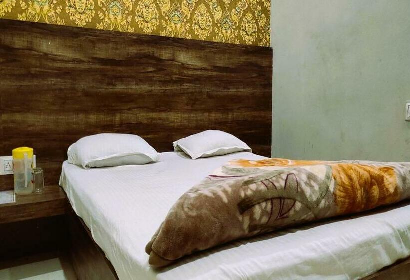 Staymaker Hotel Shanti Niketan