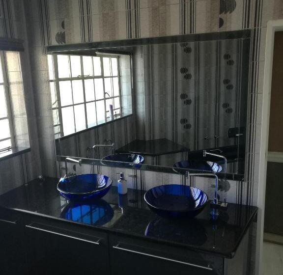 مبيت وإفطار Home Away From Home