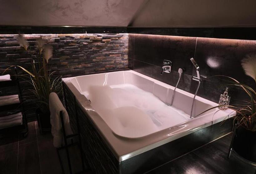 Bed and Breakfast Sweet Poison Rooms