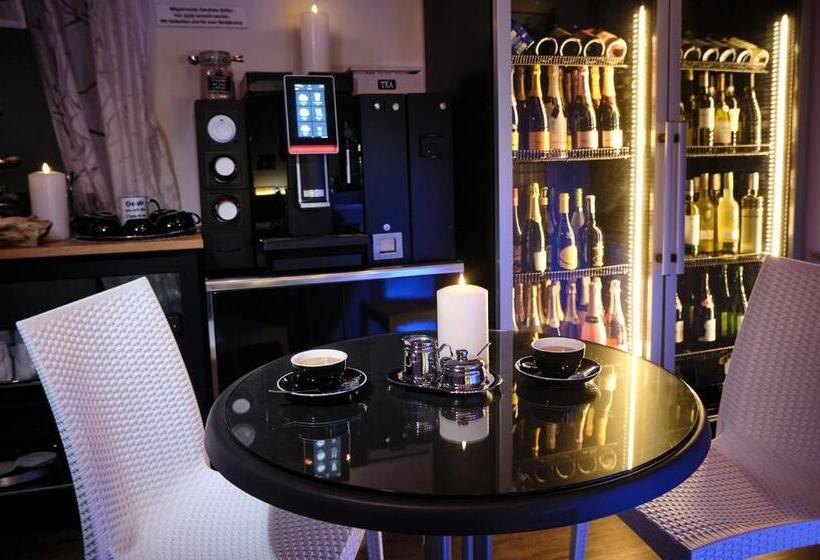 Bed and Breakfast Sweet Poison Rooms