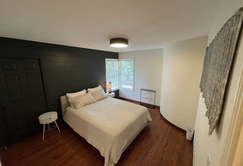 مبيت وإفطار The Gaard House