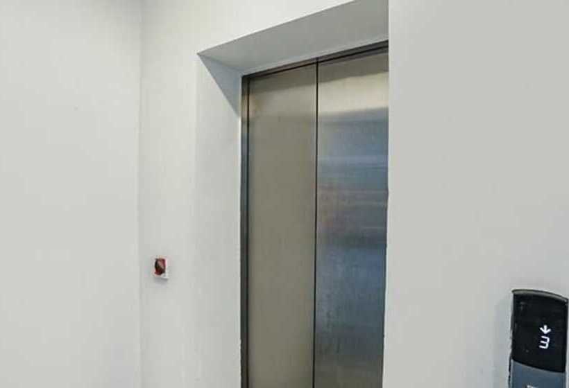 Fabhotel The Vaishali Dakshini Pitampura