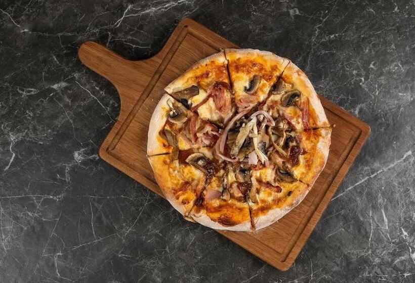 Отель Madama Residence