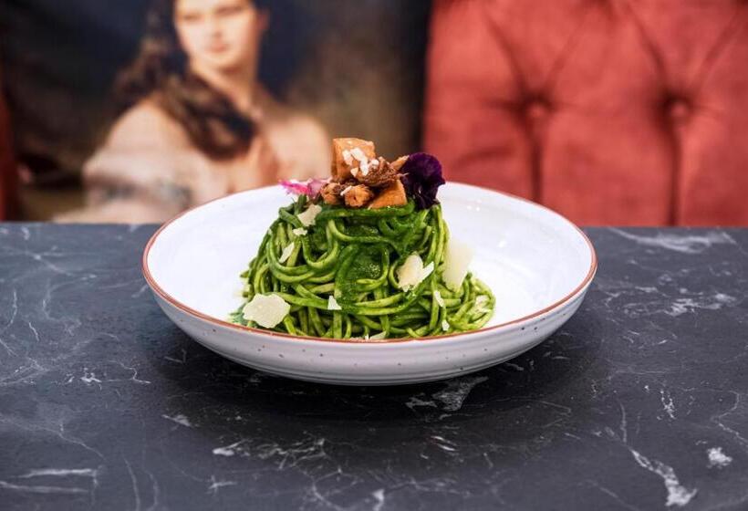 Отель Madama Residence