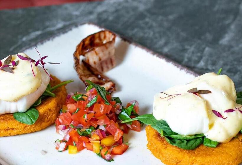 Отель Madama Residence