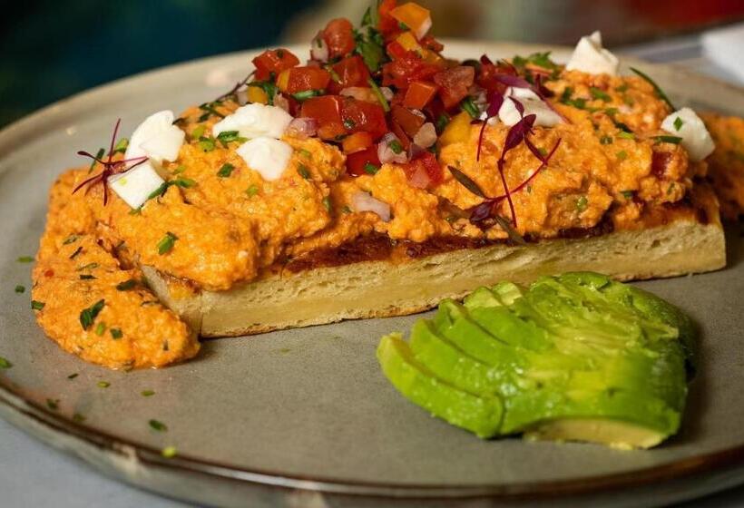 Отель Madama Residence