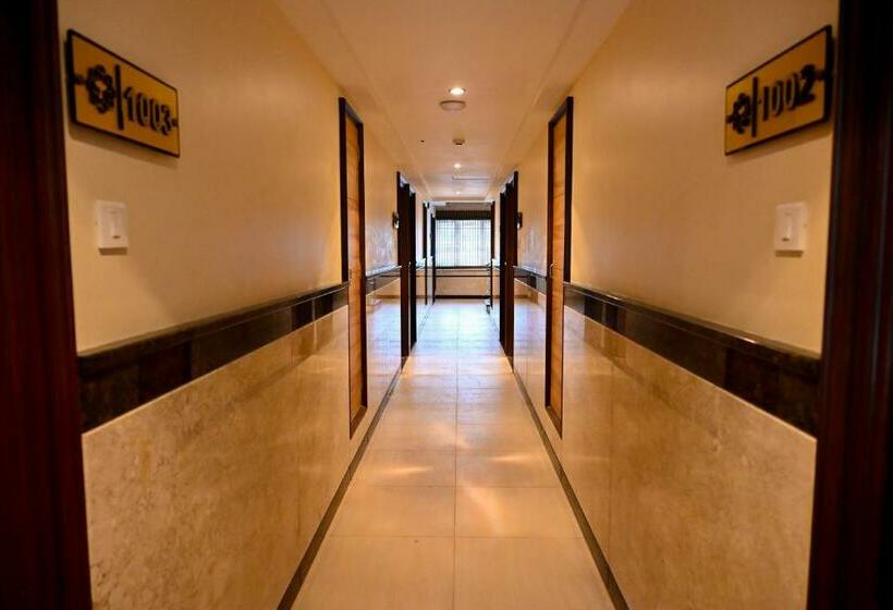 בית מלון כפרי Sms Grand Imperial Vellore