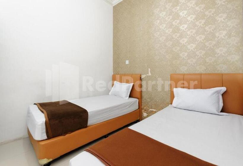 ホテル Reddoorz At Wisma Nabila Syariah Near Masjid Raya Baiturrahman Banda Aceh