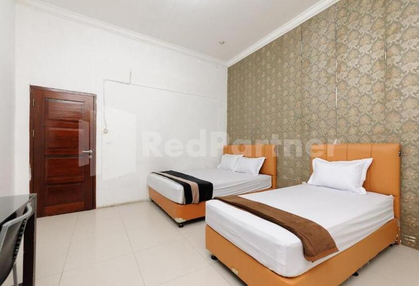 ホテル Reddoorz At Wisma Nabila Syariah Near Masjid Raya Baiturrahman Banda Aceh
