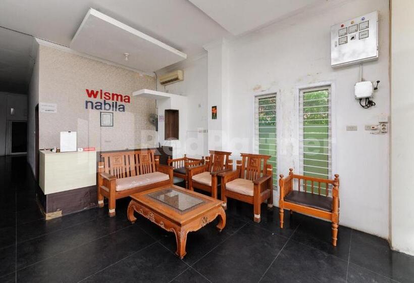 ホテル Reddoorz At Wisma Nabila Syariah Near Masjid Raya Baiturrahman Banda Aceh