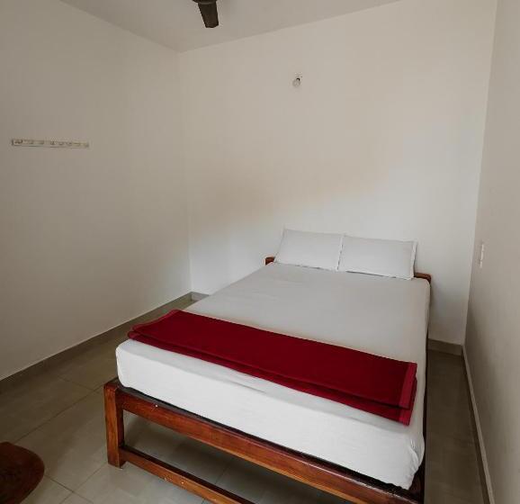 פנסיון Hare Krishna